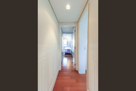 Apartamento para alugar com 143m², 3 quartos e 2 vagas Apartamento para alugar com 143m², 3 quartos e 2 vagasCorredor Dormitórios