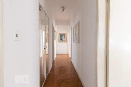 Apartamento para alugar com 147m², 3 quartos e sem vagaCorredor