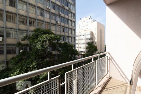 Apartamento para alugar com 147m², 3 quartos e sem vagaSacada