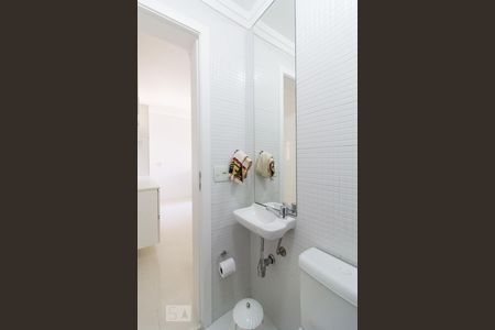 Apartamento para alugar com 247m², 3 quartos e 4 vagasBanheiro de serviço