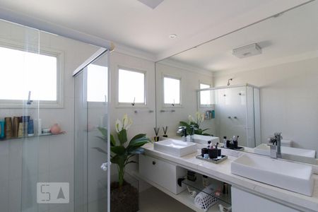 Apartamento para alugar com 247m², 3 quartos e 4 vagasBanheiro suíte 1