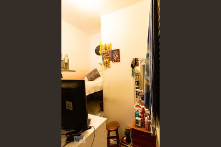 Apartamento à venda com 172m², 3 quartos e 2 vagas Apartamento à venda com 172m², 3 quartos e 2 vagasQuarto de Serviço