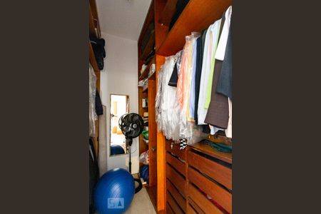 Apartamento à venda com 172m², 3 quartos e 2 vagas Apartamento à venda com 172m², 3 quartos e 2 vagasSuíte - Closet