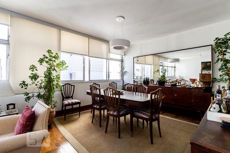 Apartamento à venda com 172m², 3 quartos e 2 vagas Apartamento à venda com 172m², 3 quartos e 2 vagasSala