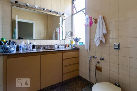 Apartamento à venda com 172m², 3 quartos e 2 vagas Apartamento à venda com 172m², 3 quartos e 2 vagasBanheiro da Suíte