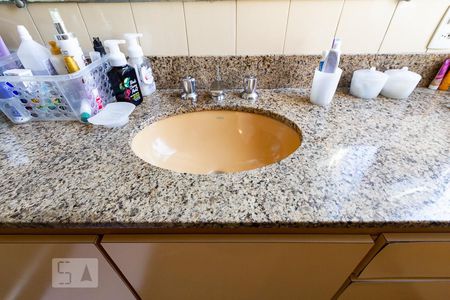 Apartamento à venda com 172m², 3 quartos e 2 vagas Apartamento à venda com 172m², 3 quartos e 2 vagasBanheiro da Suíte