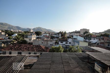 Vista Sala de apartamento para alugar com 2 quartos, 60m² em Pilares, Rio de Janeiro