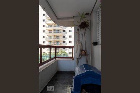 Apartamento à venda com 94m², 3 quartos e 2 vagasVaranda