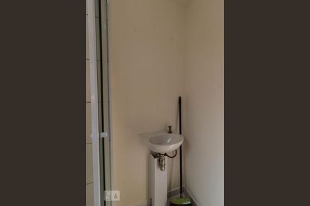 Banheiro de kitnet/studio para alugar com 1 quarto, 28m² em Brás, São Paulo