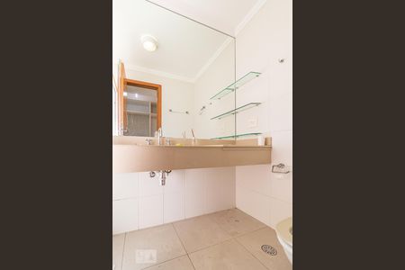 Apartamento para alugar com 113m², 3 quartos e 2 vagas Apartamento para alugar com 113m², 3 quartos e 2 vagasBanheiro da Suíte 1