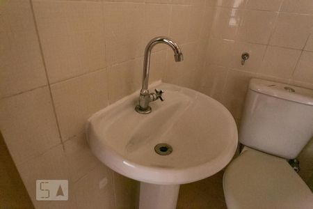 Banheiro - Torneira de apartamento para alugar com 2 quartos, 59m² em Santana, Porto Alegre