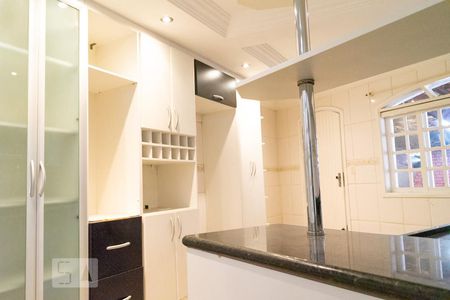 Casa à venda com 380m², 4 quartos e 6 vagasCozinha