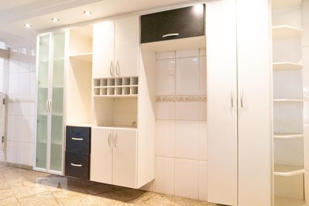 Casa à venda com 380m², 4 quartos e 6 vagasCozinha