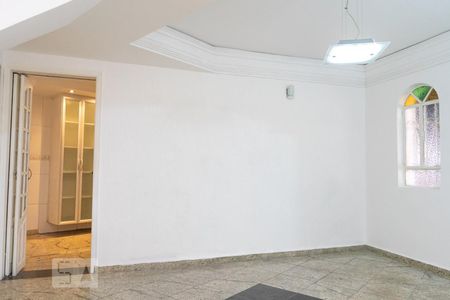 Casa à venda com 380m², 4 quartos e 6 vagasSala