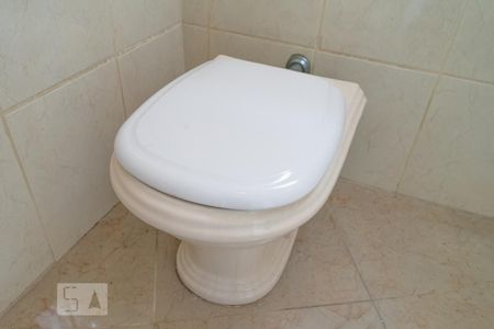 Casa à venda com 380m², 4 quartos e 6 vagasDetalhe Banheiro 2