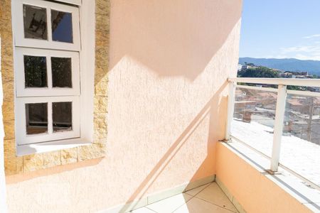 Casa à venda com 380m², 4 quartos e 6 vagasVaranda Quarto 2