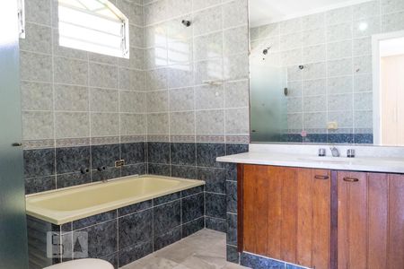 Casa à venda com 380m², 4 quartos e 6 vagasBanheiro Suíte