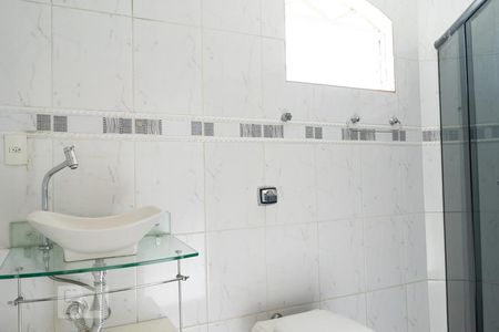 Casa à venda com 380m², 4 quartos e 6 vagasBanheiro 1