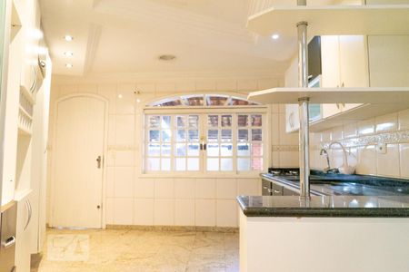 Casa à venda com 380m², 4 quartos e 6 vagasCozinha