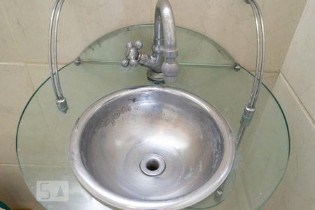 Casa à venda com 380m², 4 quartos e 6 vagasDetalhe Banheiro 2