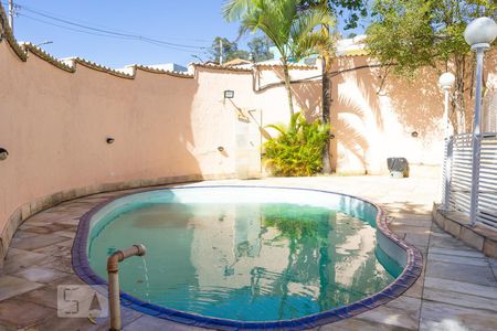 Casa à venda com 380m², 4 quartos e 6 vagasPiscina