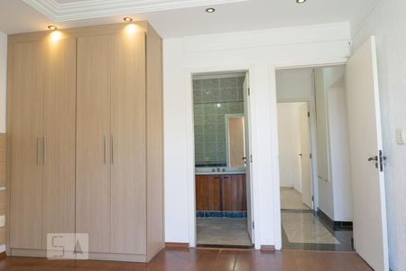 Casa à venda com 380m², 4 quartos e 6 vagasSuíte