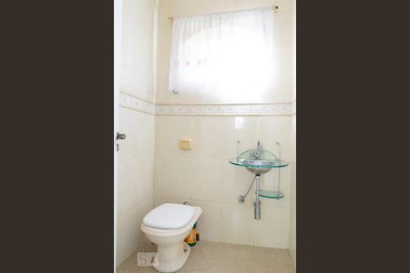 Casa à venda com 380m², 4 quartos e 6 vagasBanheiro 2