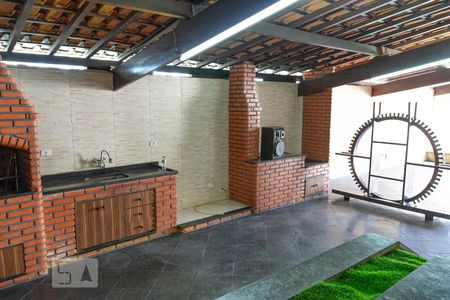 Casa à venda com 380m², 4 quartos e 6 vagasChurrasqueira