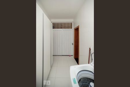 Casa à venda com 380m², 4 quartos e 8 vagas Casa à venda com 380m², 4 quartos e 8 vagasÁrea de Serviço