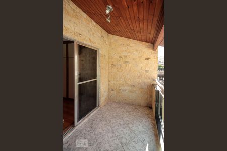 Casa à venda com 380m², 4 quartos e 8 vagas Casa à venda com 380m², 4 quartos e 8 vagasVaranda Suíte 3