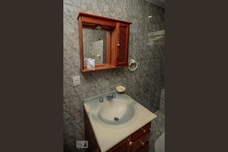 Casa à venda com 380m², 4 quartos e 8 vagas Casa à venda com 380m², 4 quartos e 8 vagasBanheiro Suíte 3