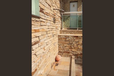 Casa à venda com 380m², 4 quartos e 8 vagas Casa à venda com 380m², 4 quartos e 8 vagasPiscina