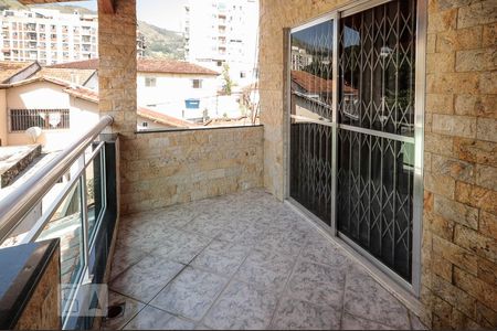 Casa à venda com 380m², 4 quartos e 8 vagas Casa à venda com 380m², 4 quartos e 8 vagasVaranda Suíte 4