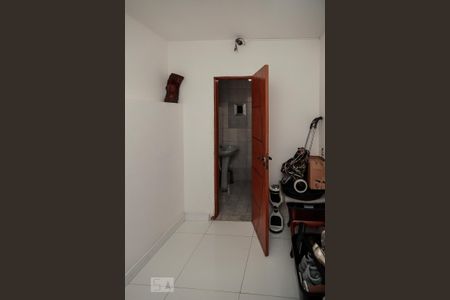 Casa à venda com 380m², 4 quartos e 8 vagas Casa à venda com 380m², 4 quartos e 8 vagasQuarto de Serviço