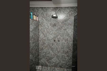 Casa à venda com 380m², 4 quartos e 8 vagas Casa à venda com 380m², 4 quartos e 8 vagasBanheiro Suíte 4