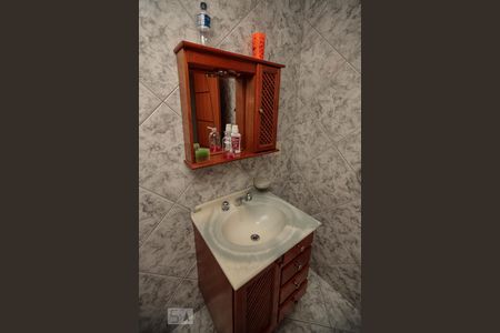 Casa à venda com 380m², 4 quartos e 8 vagas Casa à venda com 380m², 4 quartos e 8 vagasBanheiro Suíte 2