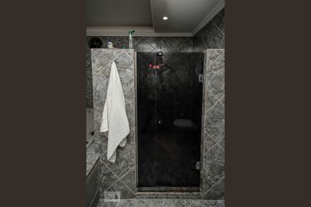 Casa à venda com 380m², 4 quartos e 8 vagas Casa à venda com 380m², 4 quartos e 8 vagasBanheiro Suíte 4