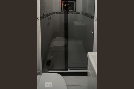 Casa à venda com 380m², 4 quartos e 8 vagas Casa à venda com 380m², 4 quartos e 8 vagasBanheiro Suíte 1