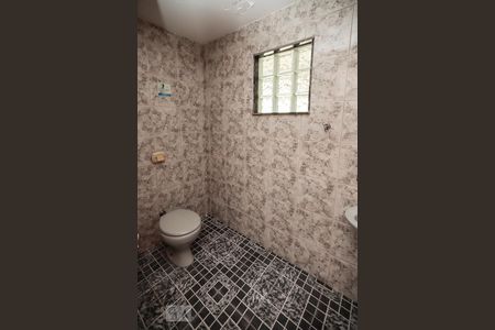 Casa à venda com 380m², 4 quartos e 8 vagas Casa à venda com 380m², 4 quartos e 8 vagasBanheiro Salão de Festas