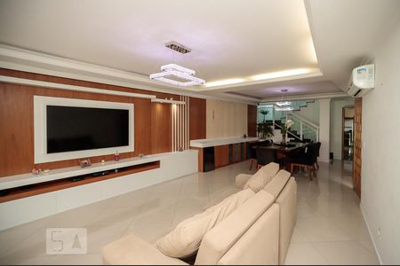 Sala de casa para alugar com 4 quartos, 380m² em Méier, Rio de Janeiro