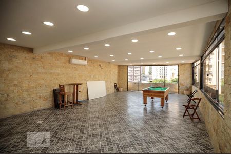 Casa à venda com 380m², 4 quartos e 8 vagas Casa à venda com 380m², 4 quartos e 8 vagasSalão de Festas