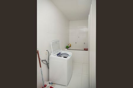 Casa à venda com 380m², 4 quartos e 8 vagas Casa à venda com 380m², 4 quartos e 8 vagasÁrea de Serviço