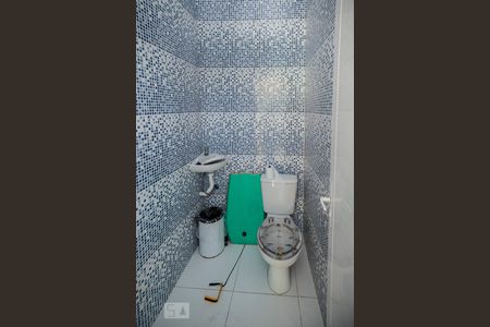 Casa à venda com 380m², 4 quartos e 8 vagas Casa à venda com 380m², 4 quartos e 8 vagasBanheiro Churrasqueira