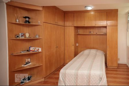 Casa à venda com 380m², 4 quartos e 8 vagas Casa à venda com 380m², 4 quartos e 8 vagasSuíte 2