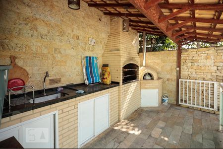 Casa à venda com 380m², 4 quartos e 8 vagas Casa à venda com 380m², 4 quartos e 8 vagasChurrasqueira