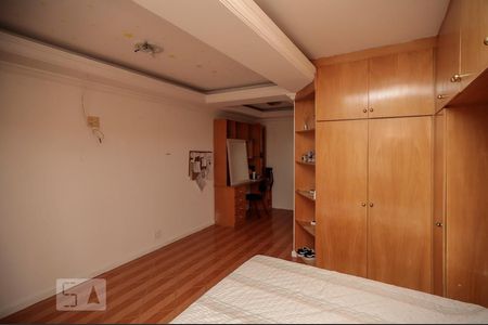 Casa à venda com 380m², 4 quartos e 8 vagas Casa à venda com 380m², 4 quartos e 8 vagasSuíte 2