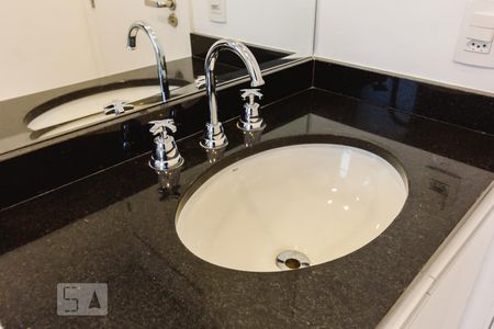 Banheiro da Suíte 1 Pia de apartamento à venda com 2 quartos, 63m² em Perdizes, São Paulo