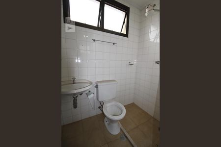 Apartamento para alugar com 235m², 3 quartos e 2 vagasBanheiro de Serviço