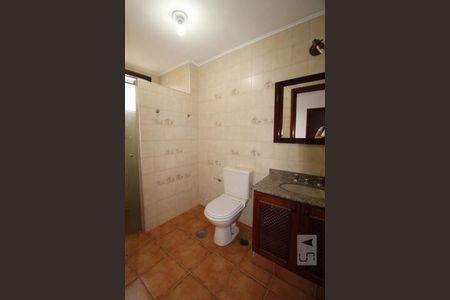 Apartamento para alugar com 235m², 3 quartos e 2 vagasBanheiro da suíte do Quarto 3