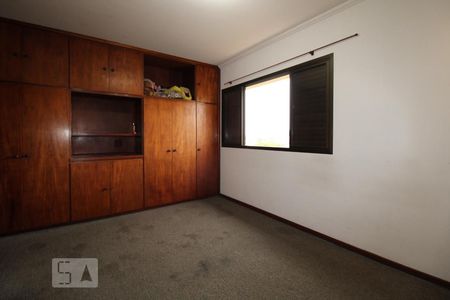 Apartamento para alugar com 235m², 3 quartos e 2 vagasQuarto 2 (suíte)